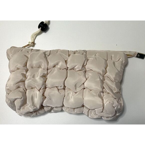 NWOT Unbranded ivory-colored puffer tote bag with matching clutch - Picture 10 of 10